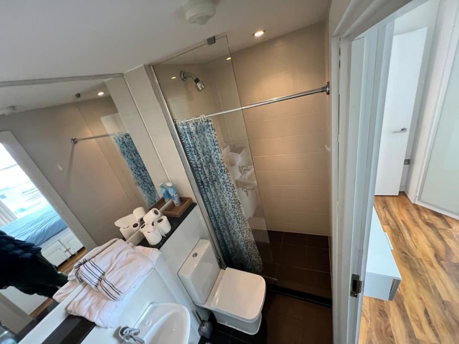 Spacious 2 Bedroom Flat Stunning Waterside View 맨체스터 외부 사진